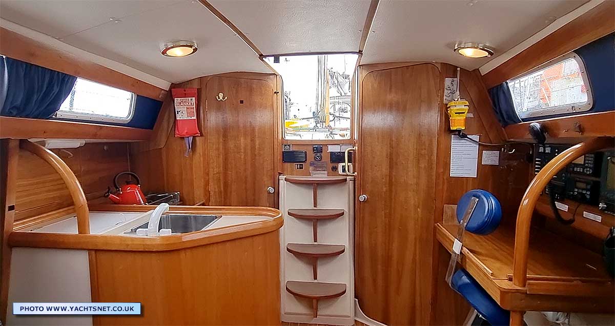 Saloon aft