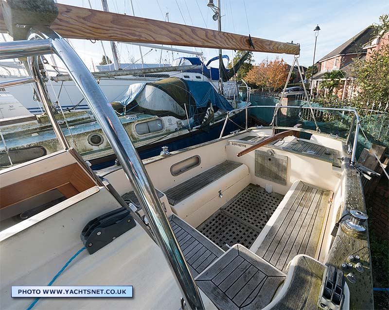 Cockpit aft