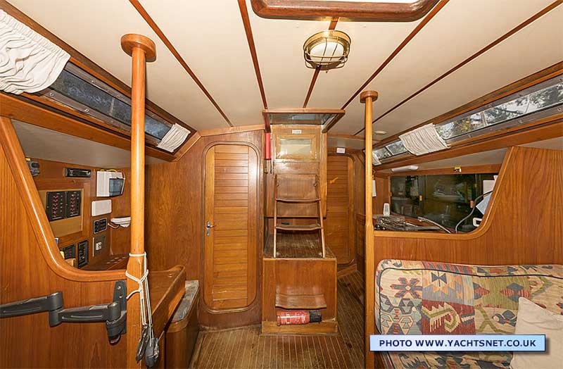 Saloon aft