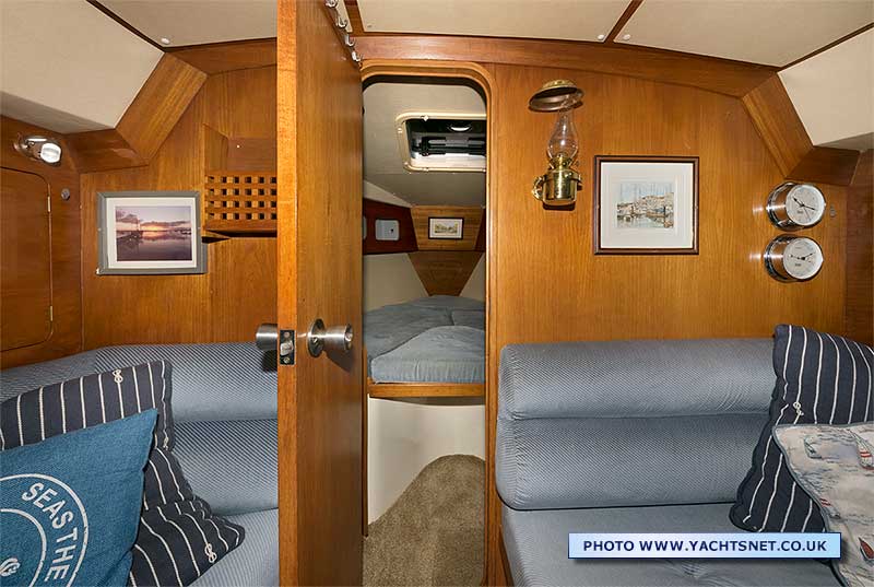 Saloon forward