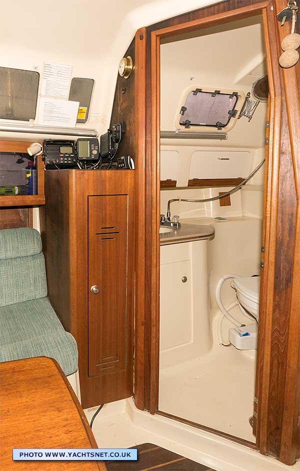 Saloon aft starboard