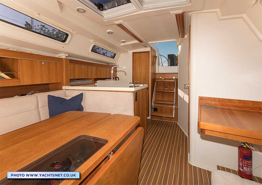 Saloon aft