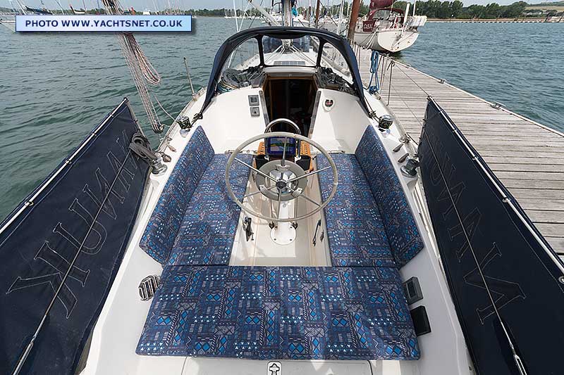 Cockpit forward